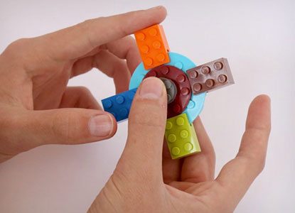 How to Build a Fidget Spinner with Lego Bricks