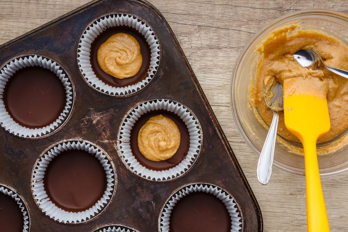 keto peanut butter and chocolate cups